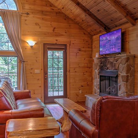 Whispering Pines Treehouse By Amish Country Lodging ميلزبورغ المظهر الخارجي الصورة