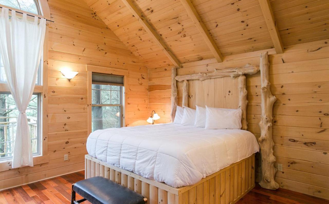 Whispering Pines Treehouse By Amish Country Lodging ميلزبورغ المظهر الخارجي الصورة