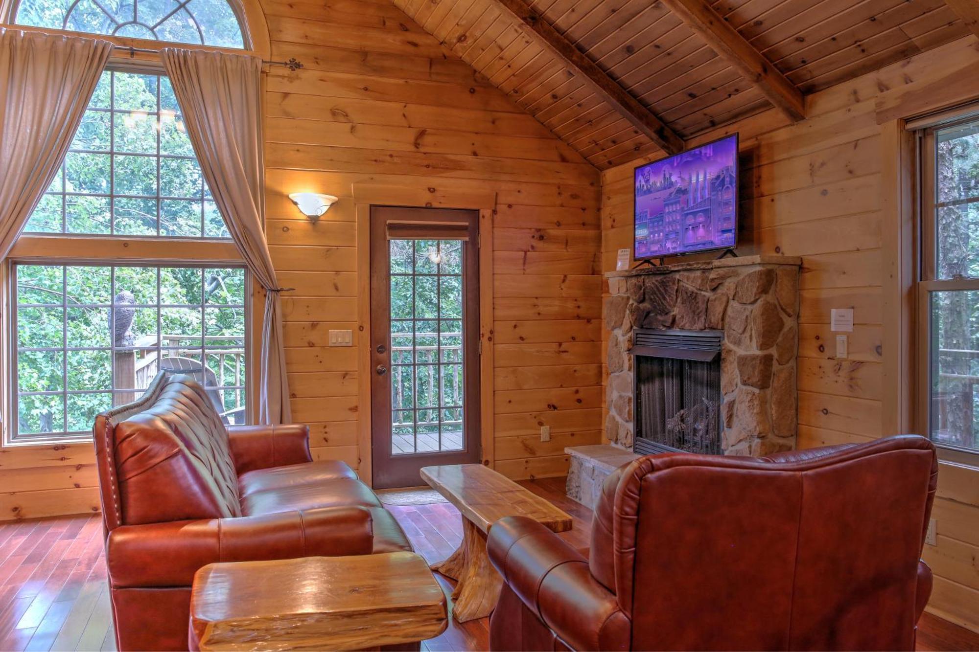 Whispering Pines Treehouse By Amish Country Lodging ميلزبورغ المظهر الخارجي الصورة