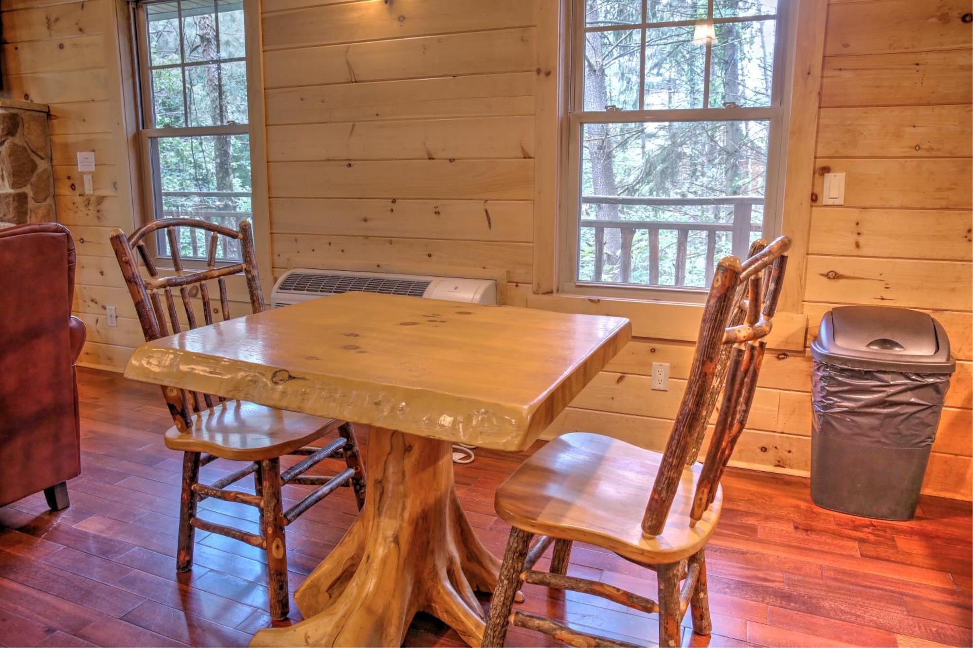 Whispering Pines Treehouse By Amish Country Lodging ميلزبورغ المظهر الخارجي الصورة